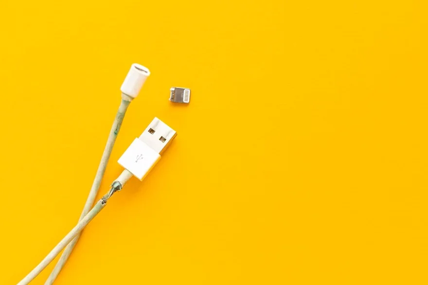 6 nguyên nhân khiến điện thoại sạc chậm