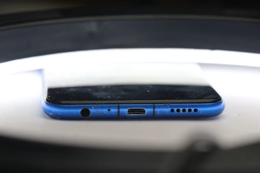 6 nguyên nhân khiến điện thoại sạc chậm