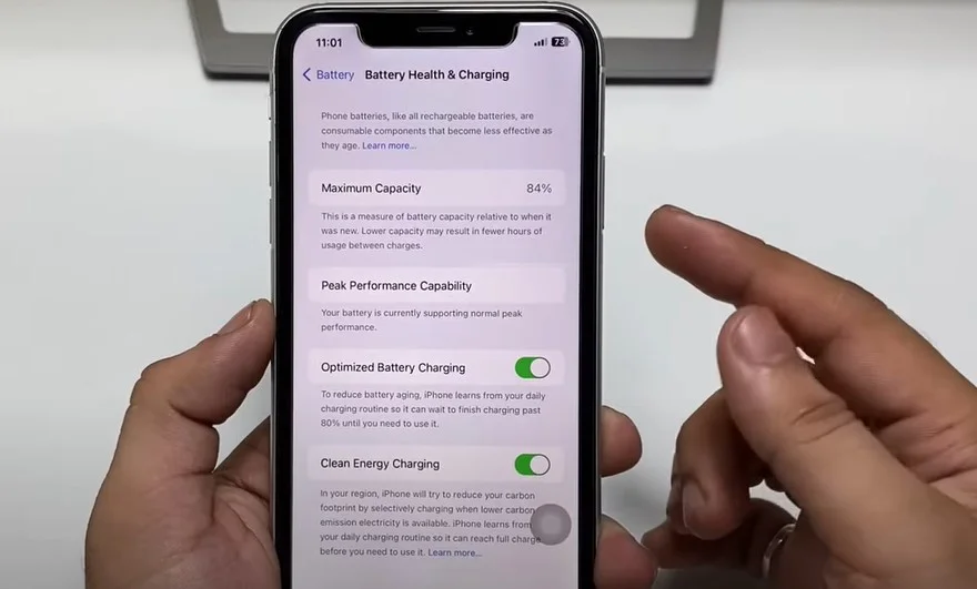 Đánh giá iOS 17.6.1 trên iPhone XR: Vẫn còn hạn chế về pin