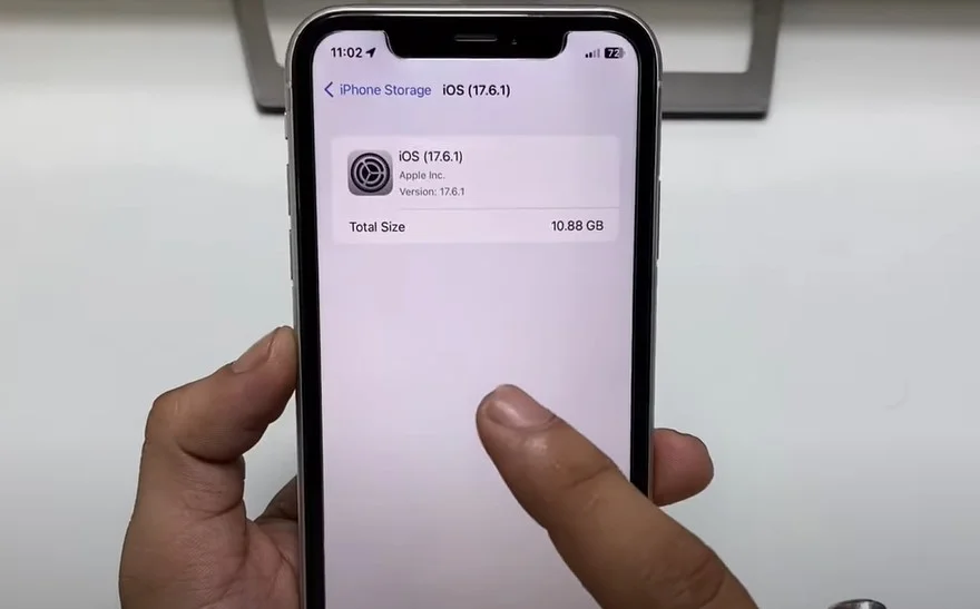 Đánh giá iOS 17.6.1 trên iPhone XR: Vẫn còn hạn chế về pin