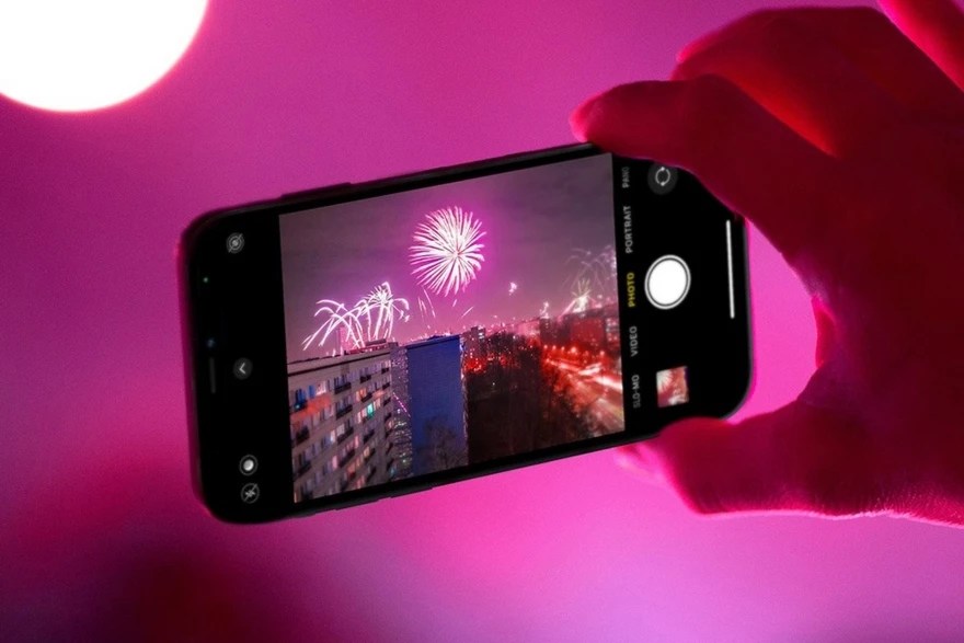 Mẹo chụp pháo hoa dịp lễ 2/9 đẹp lung linh trên iPhone