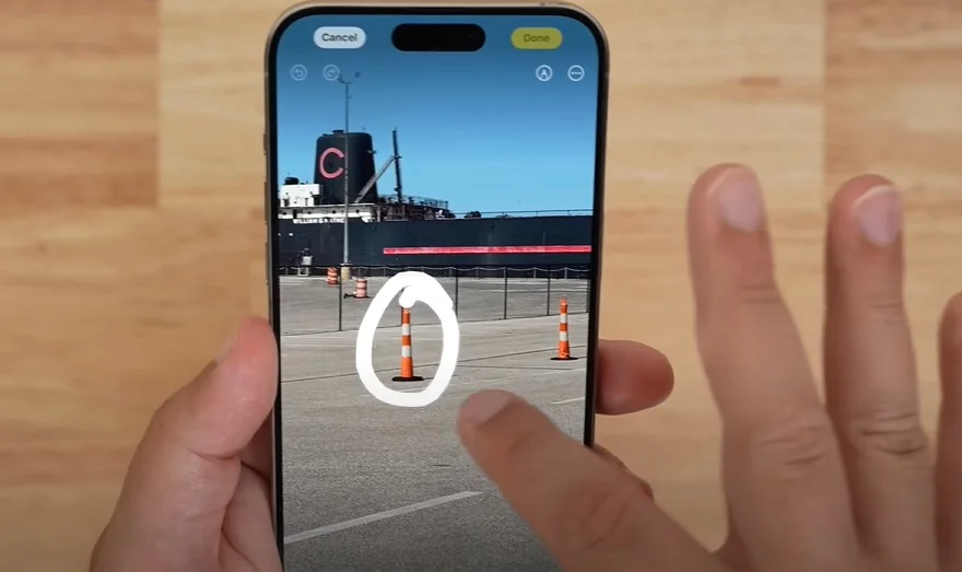 Apple Intelligence Photos App 'Clean Up' 