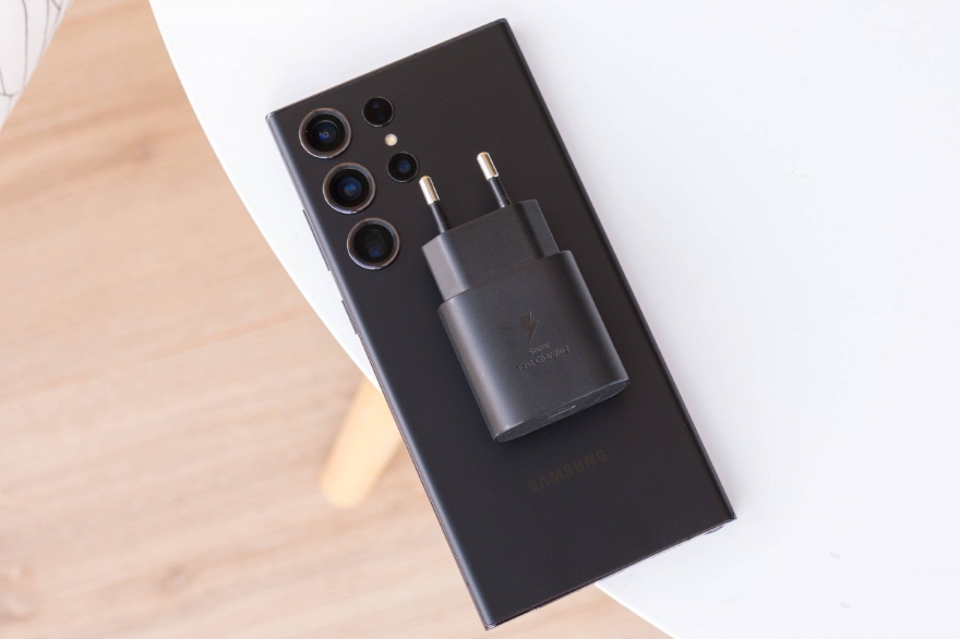 Những cách an toàn nhất để sạc điện thoại Galaxy 