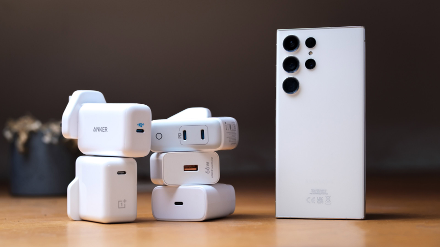 Những cách an toàn nhất để sạc điện thoại Galaxy 