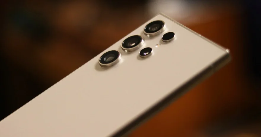 Galaxy S25 Ultra rò rỉ hình ảnh với thiết kế vuông vức