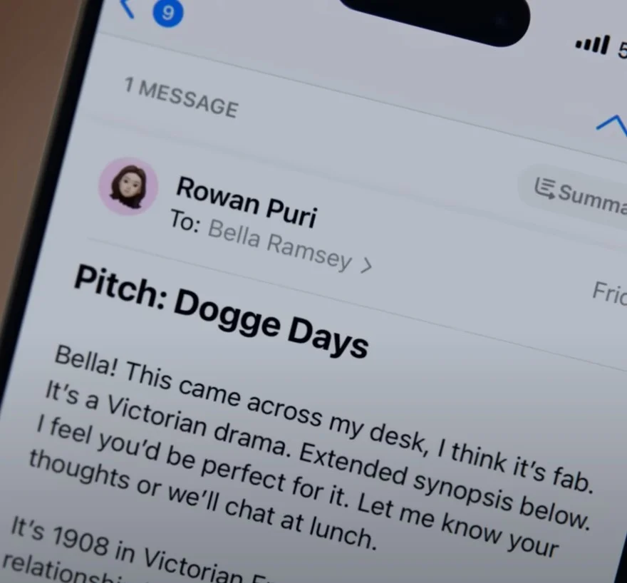 Apple “flex” iPhone 16 Pro và Apple Intelligence ở video mới