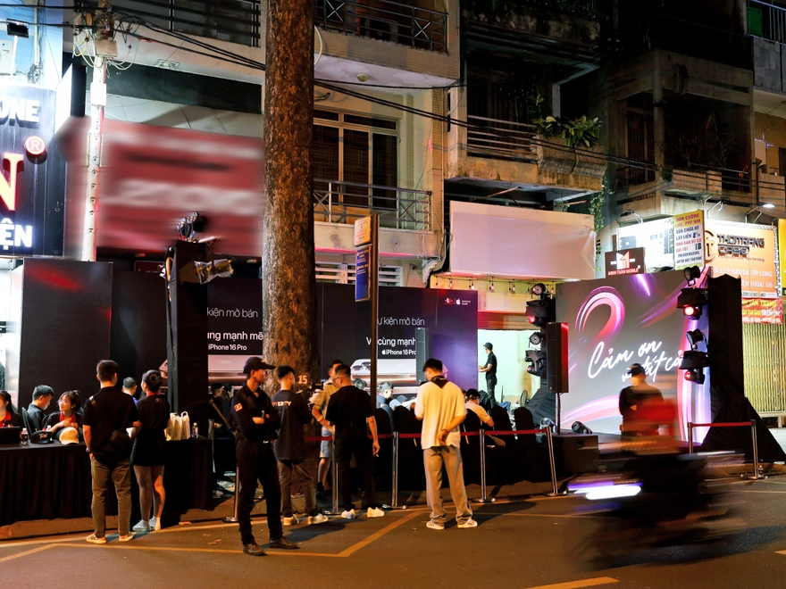 sự kiện mở bán iPhone 15 Series chính hãng VN/A tại Minh Tuấn Mobile