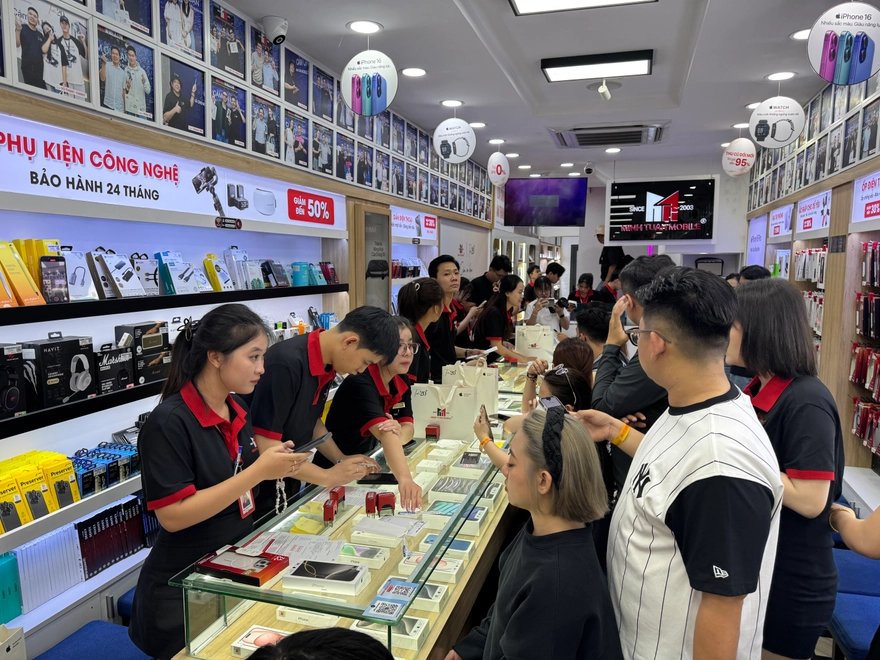 sự kiện mở bán iPhone 15 Series chính hãng VN/A tại Minh Tuấn Mobile