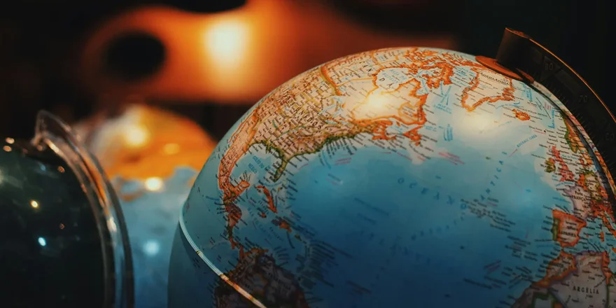 Các tính năng Apple Intelligence có trong iOS 18.2