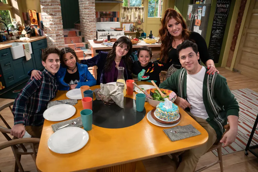 Lịch chiếu và cách xem Wizards Beyond Waverly Place