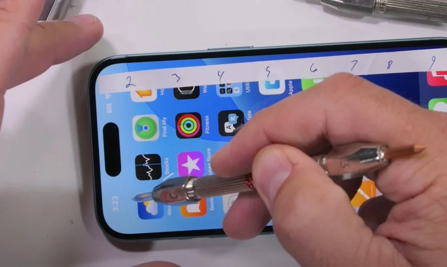 iPhone 16 chinh phục thử thách độ bền khắc nghiệt