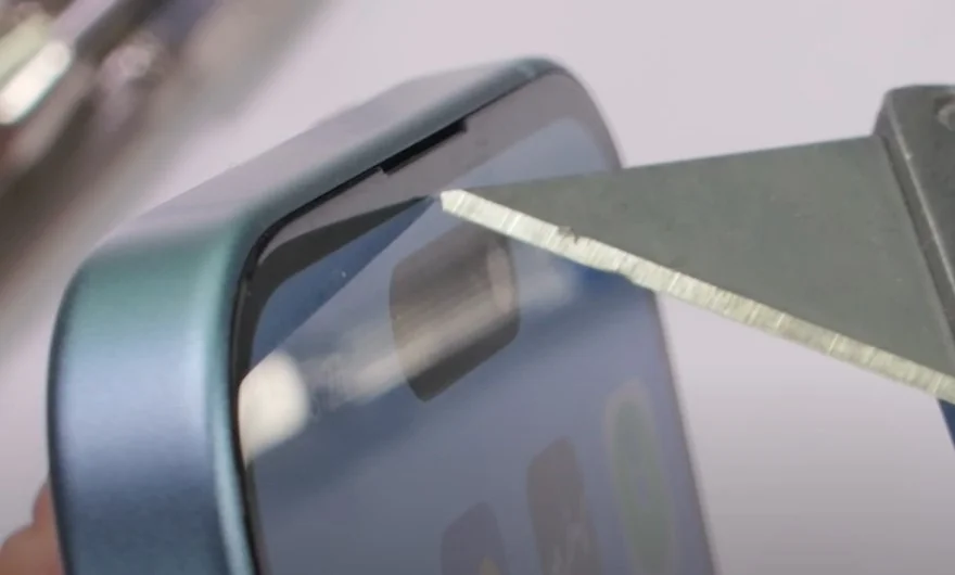 iPhone 16 chinh phục thử thách độ bền khắc nghiệt