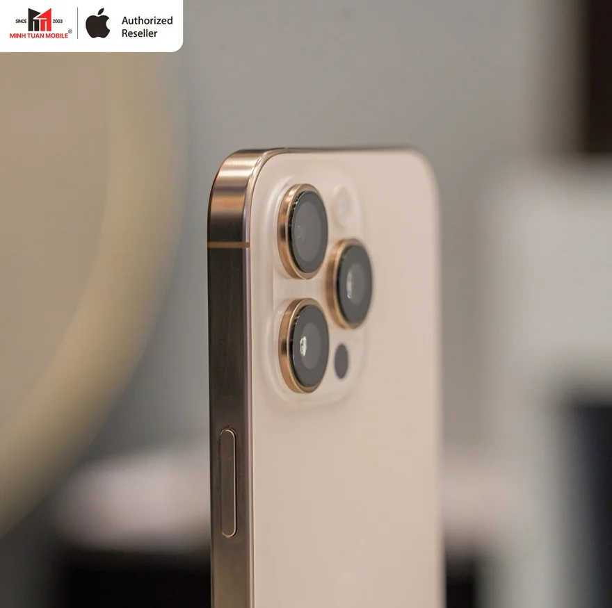 Ca sĩ Phương Thanh chọn iPhone 16 Pro Max tại Minh Tuấn Mobile