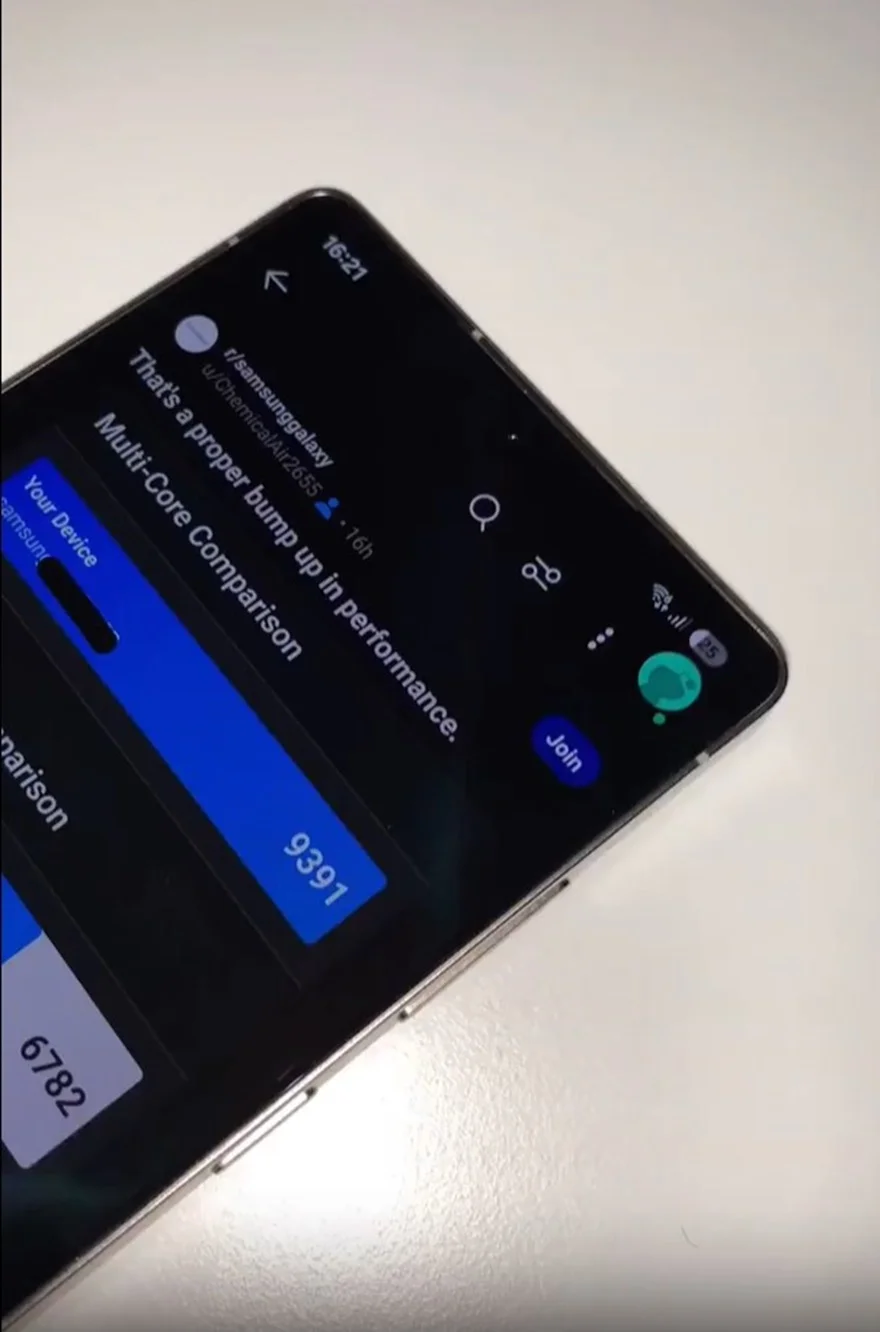 Cận cảnh chi tiết thiết kế của Galaxy S25 Ultra