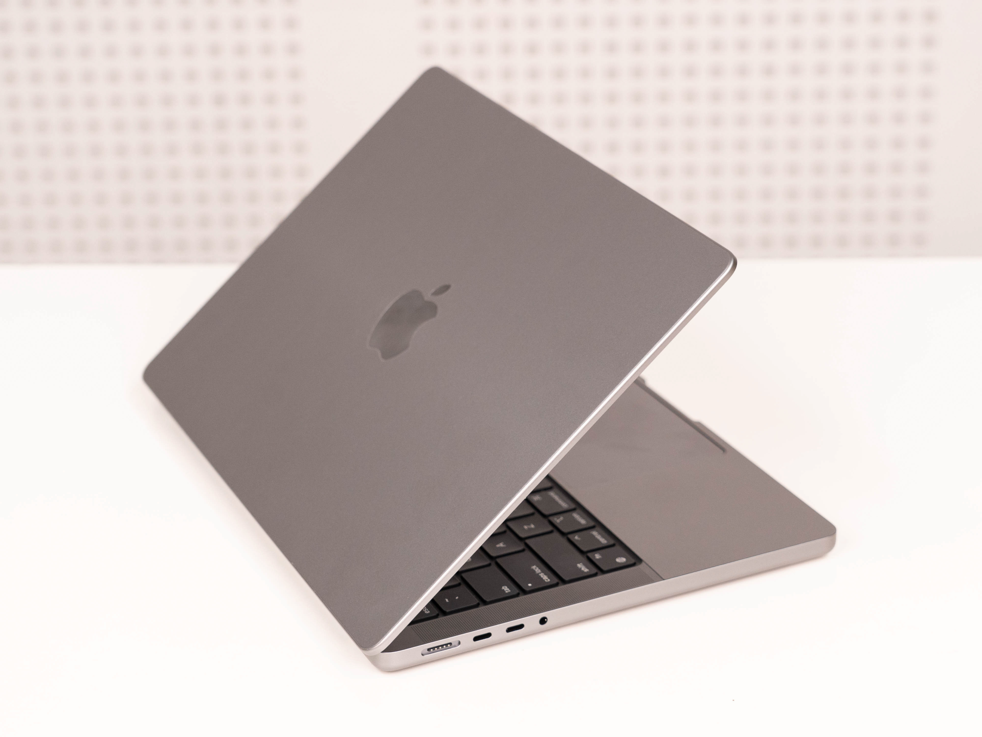 Tại sao dân Pro lại chọn Mac Mini M4 thay vì MacBook Pro M4