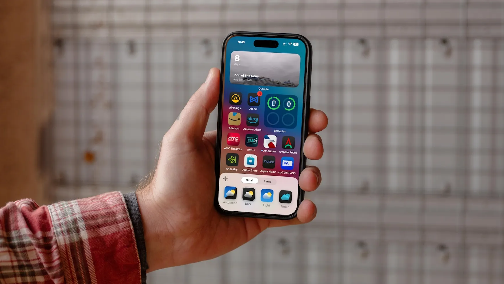 iOS 18.2 biến iPhone 13 thành 