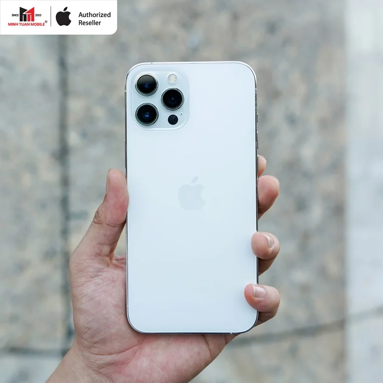 iPhone 12 Pro Max có nên cập nhật iOS 18.2?