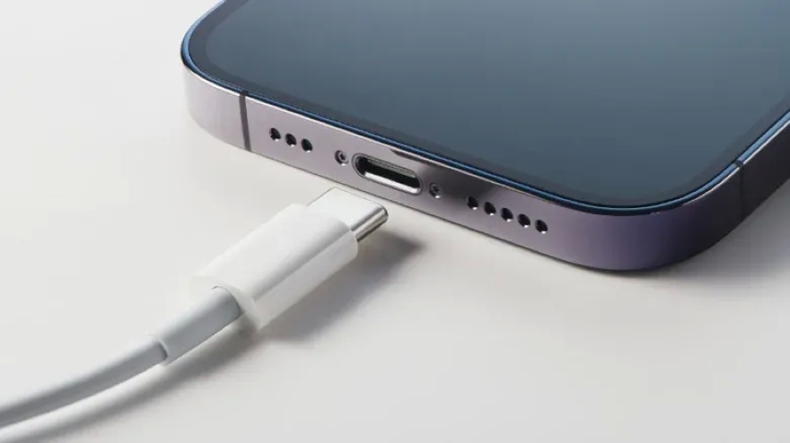 cổng USB-C và Lightning trên iphone có gì khác biệt