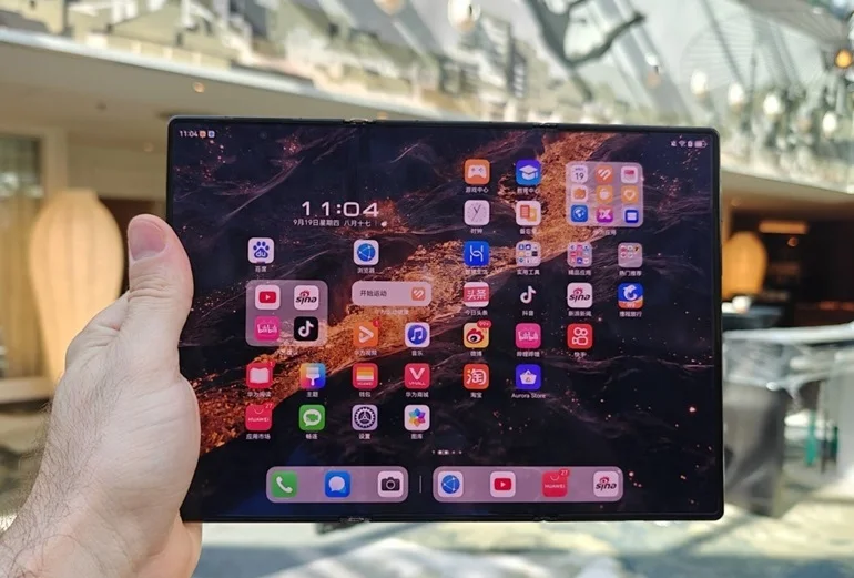 Samsung sẽ ra mắt điện thoại gập ba màn hình vào năm 2025