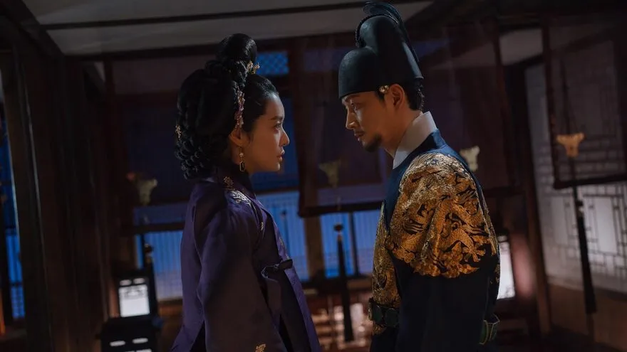 Nội dung và lịch chiếu The Queen Who Crowns