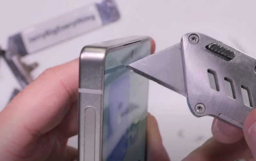 Galaxy S25 Ultra không có khả năng chống trầy như Galaxy S24 Ultra