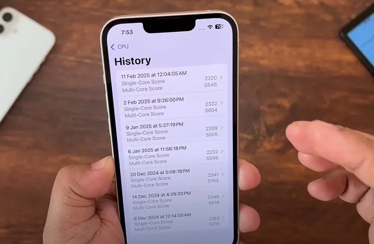 iPhone 13 có nên cập nhật iOS 18.3.1 ngay?