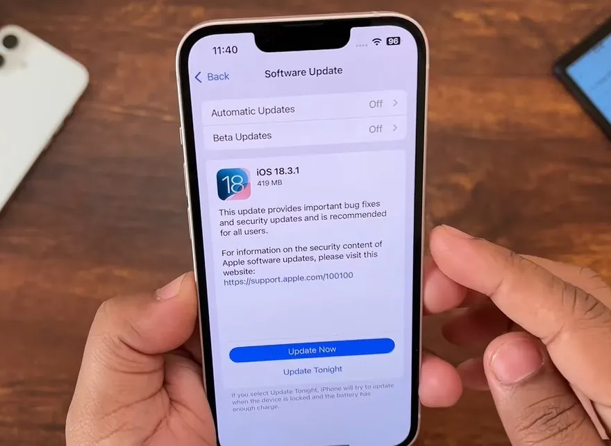 iPhone 13 có nên cập nhật iOS 18.3.1 ngay?