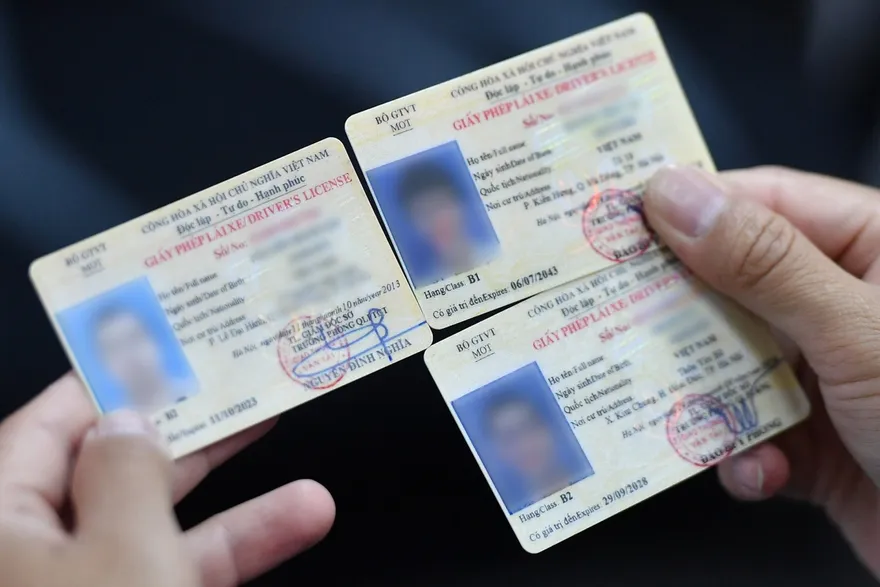 Những ai cần phải đổi giấy phép lái xe?