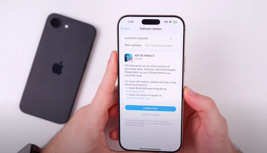 Đánh giá nhanh pin và hiệu năng iOS 18.4 Beta 3