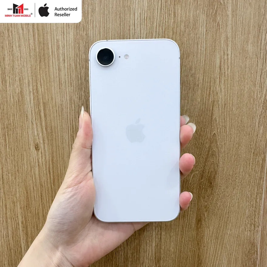 Trên tay iPhone 16e: Nhỏ gọn nhưng đầy bất ngờ!
