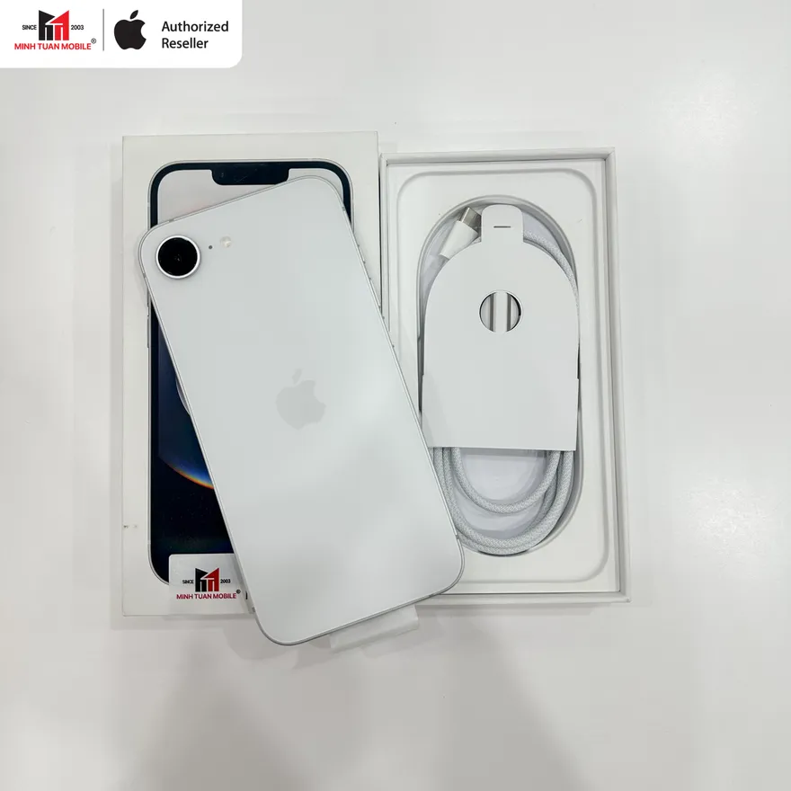 Trên tay iPhone 16e: Nhỏ gọn nhưng đầy bất ngờ!