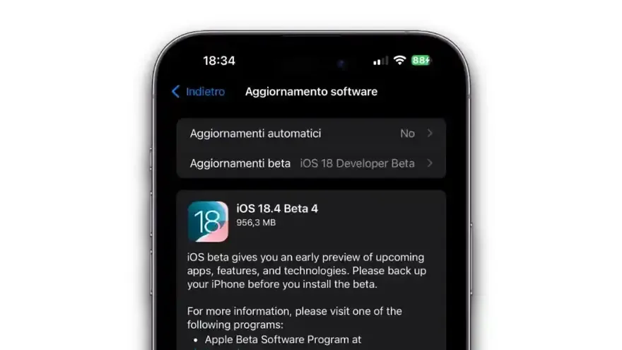 Nên cài iOS 18.3.2 hay iOS 18.4 Beta 4 cho iPhone