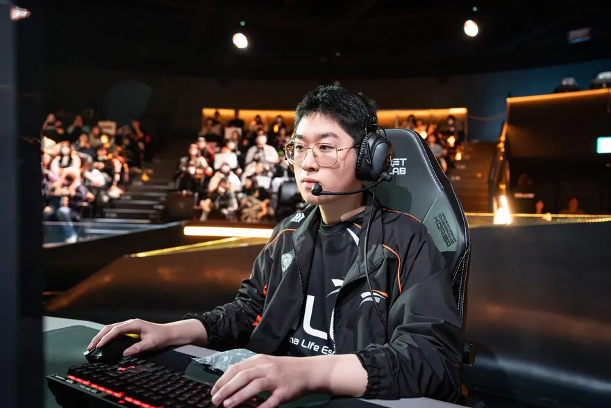 Tình tiết mới vụ Zeus và T1 chi tiết nhất