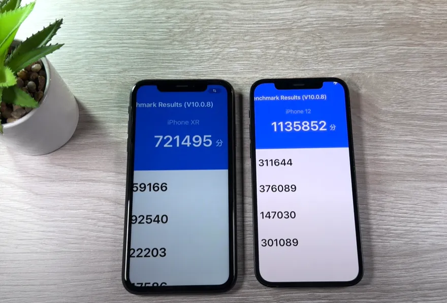 Review iOS 18.4 trên iPhone XR và iPhone 12