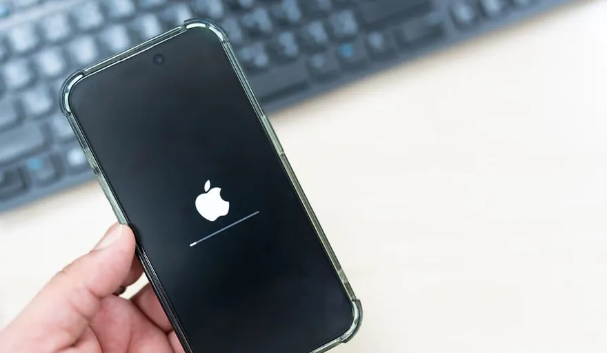 iOS 18.4.1 sắp ra mắt khi iOS 18.4 “ngập trong lỗi”