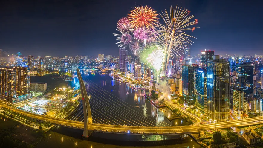 Tp. Hồ Chí Minh bắn pháo hoa trước thềm đại lễ 30/4