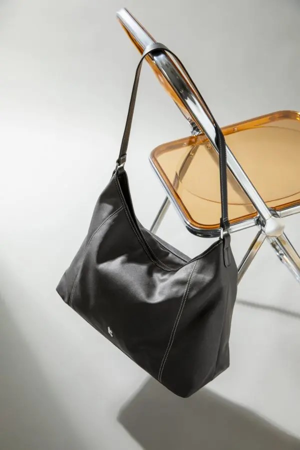 Combo Túi Xách Và Túi Chống Sốc Tomtoc Versatile