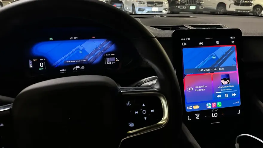 Apple phát hành iOS 18.4.1 vá 2 lỗi bảo mật lớn