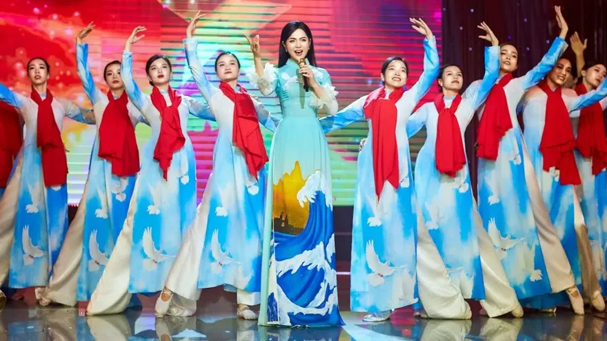 Lời bài hát Viết tiếp câu chuyện hòa bình