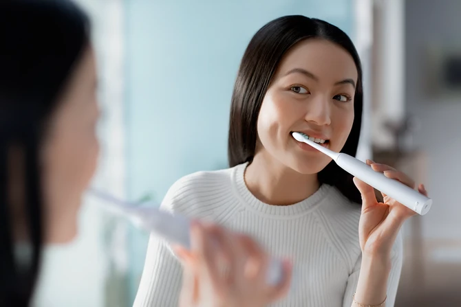 Bàn chải đánh răng điện Philips Sonicare HX3671/23