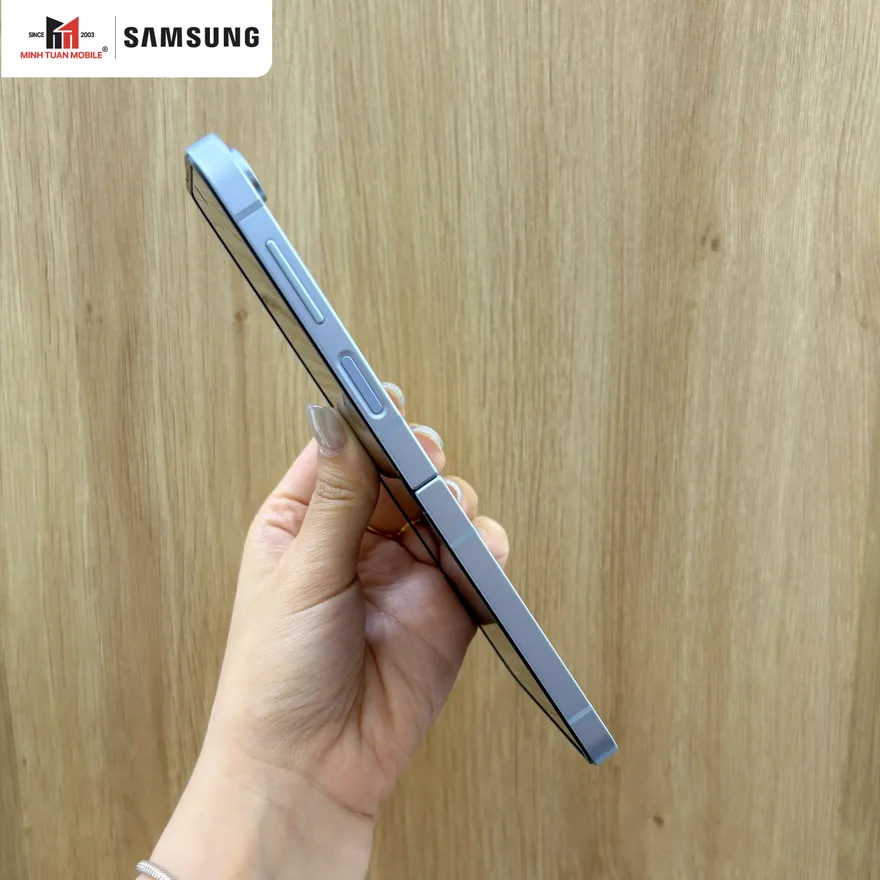 6 điều cần biết trước khi mua điện thoại màn hình gập