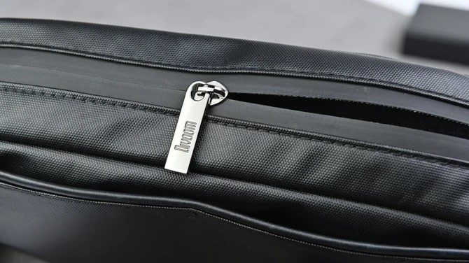 Túi đeo chéo màn hình LED Divoom Pixoo SlingBag-C