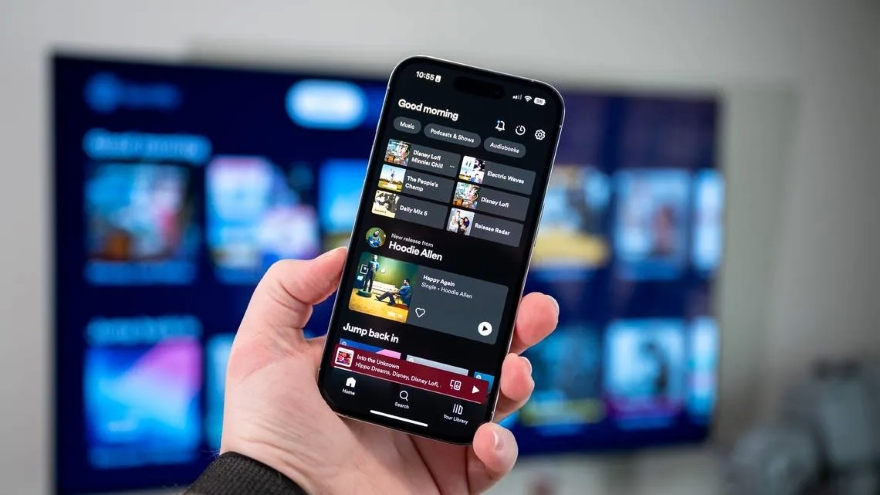 Spotify ra mắt tính năng tải nhạc từ xa siêu tiện lợi