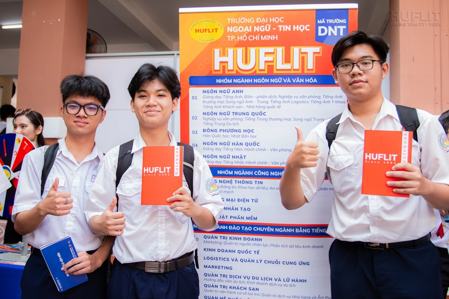 Điểm chuẩn trường Đại học HUFLIT năm 2025