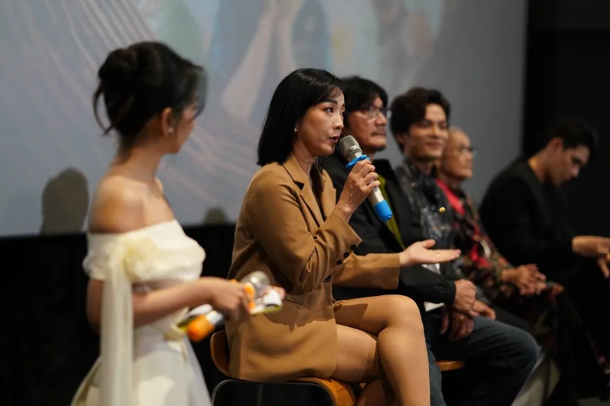 Gia đình hổ báo cáo chồn: Lịch chiếu và nội dung