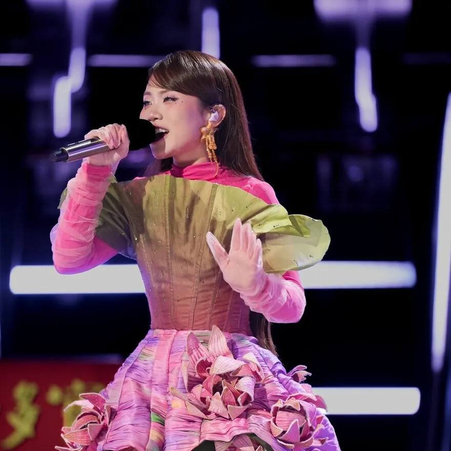 Lời bài hát Bóng Phù Hoa - Phương Mỹ Chi bản mới Sing!Asia