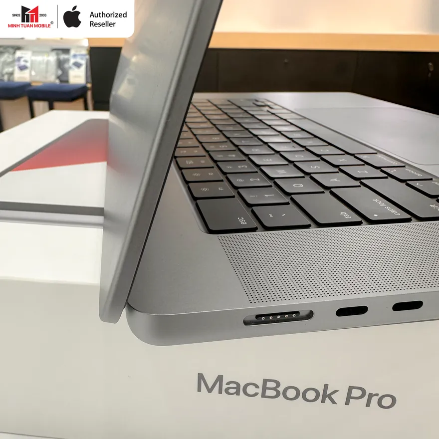 Có nên sạc iPhone bằng bộ sạc MacBook?