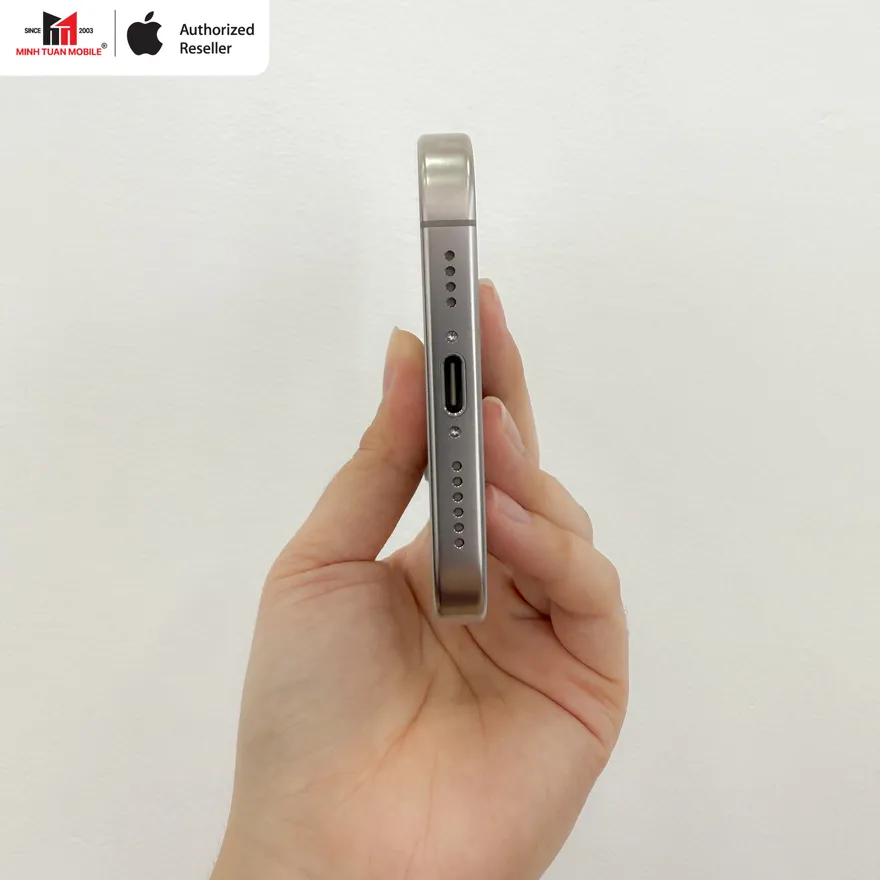 Có nên sạc iPhone bằng bộ sạc MacBook?