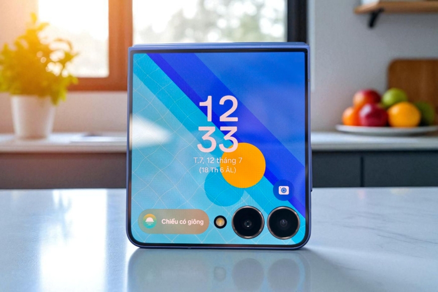 So sánh Galaxy Z Flip6 và Galaxy Z Flip7: Bước tiến vượt bậc
