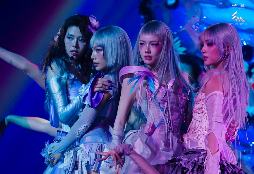 Lời bài hát So Đậm - Em Xinh Say Hi Live Stage 3